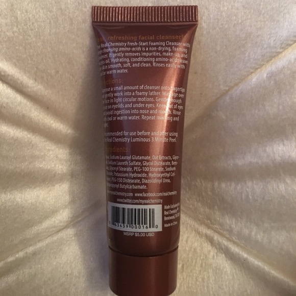 Fresh-Start Foaming Cleanser - Picture 2 of 2